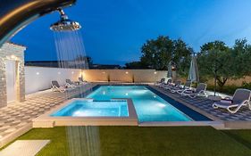 Apartman Strmota S Bazenom